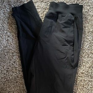 Lulu lemon black joggers XS